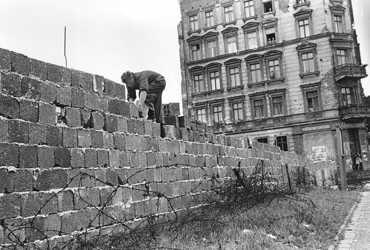 Строежът на Берлинската стена